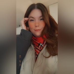 Meet your Posher, Leeann